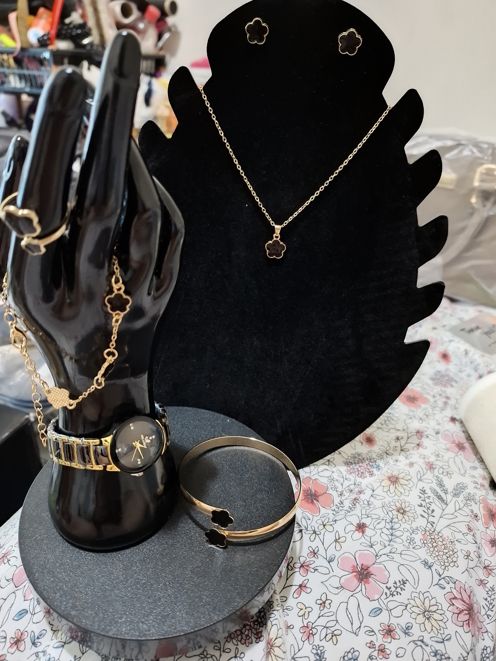 Gold-Tone Four-Leaf Clover Pendant Necklace and Earring Set